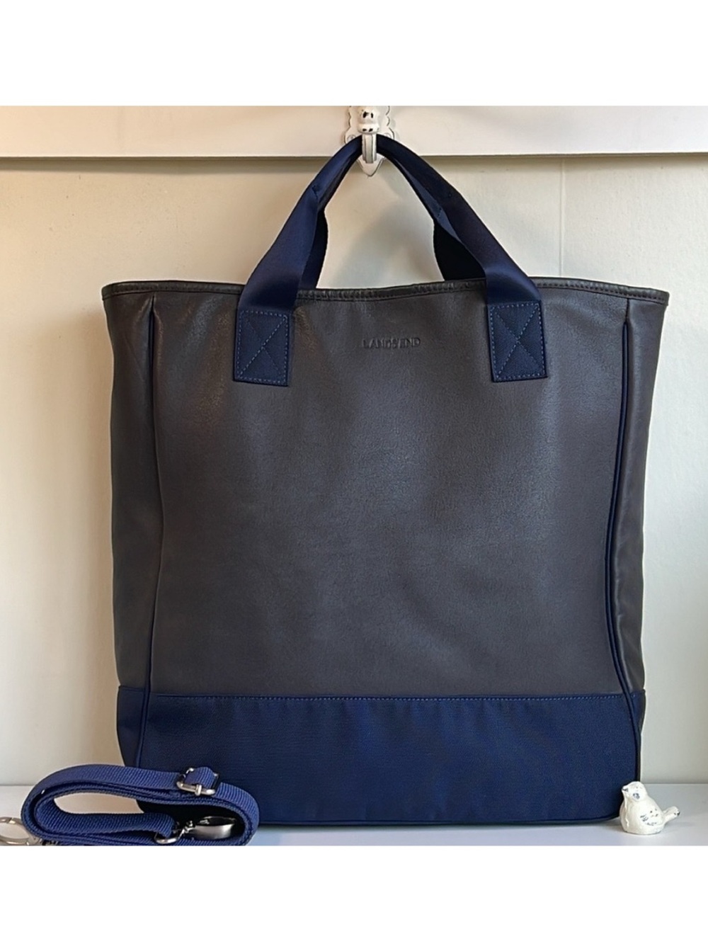 Lands’ End Men’s Leather Shopper Tote